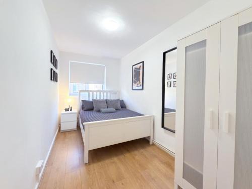 Ferndale Casa | Brixton Galadriel Room with Shared Bathroom