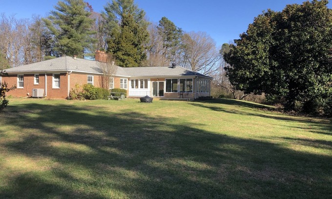 Charlottesville Casa | Broad Reach Secluded cottage with open living space, sunset deck, big yard