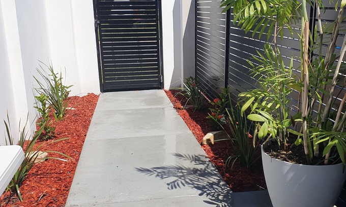 Broadbeach Waters Apartamento | Broadbeach Tropical Gem with Lux features