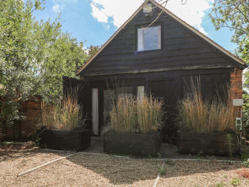 Shalford Casa | Broadford Barn - Barn conversion in picturesque village