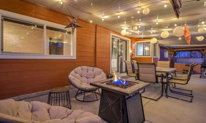 Skyway Casa | 4BR♔Broadmoor Retreat♞Hottub, Firepit, Near Trails
