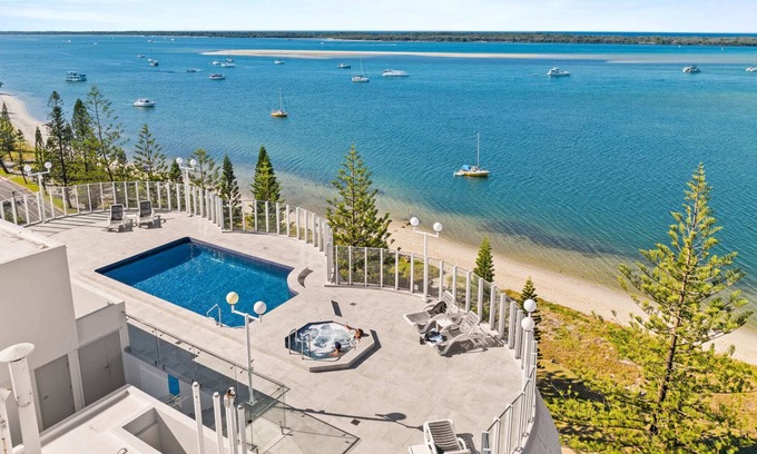 Biggera Waters Apartamento | Broadwater Apartment w/ Rooftop Pool/Spa/GamesRoom