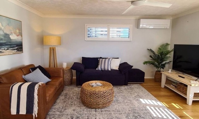 Labrador Apartamento | Broadwater Views, Secure Parking - 2 BDR Family sized, Long or Short stays