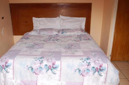 Bezuidenhout Valley Casa | Broadway Guesthouse &Pub