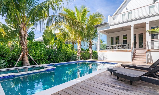 Longbeach Village Casa | ��Casa de alquiler de lujo con piscina privada en Longboat Key disponible semanalmente!
