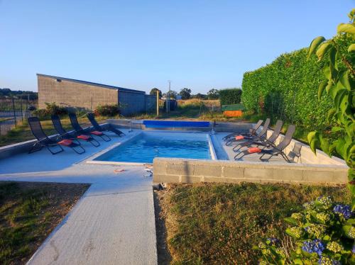 Guer Casa | Brocéliande calme breton, spa, wifi, amazon-disney tv, 4 lits, Freebox revolution,draps, café, thé