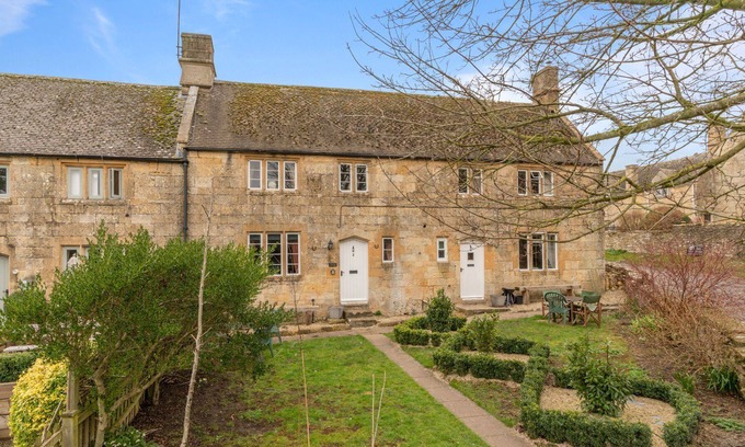 Cheltenham Cabaña | Brockhampton Cottages - sleeps 8 guests in 4 bedrooms