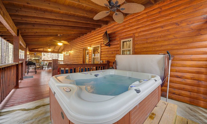 Golden Cabina | ¡NUEVO! 1. Cabina de proa rota de 2 acres con ba��era de hidromasaje, pozo de fuego