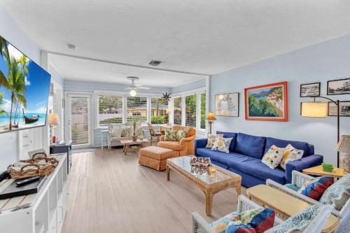 Tarpon River Casa | Bromeliad Bungalow - Downtown Cottage
