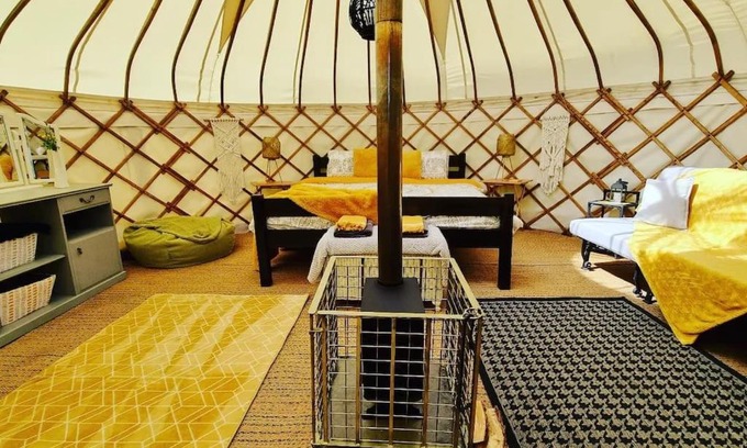 Llandovery Otro | Bronfelen Yurt