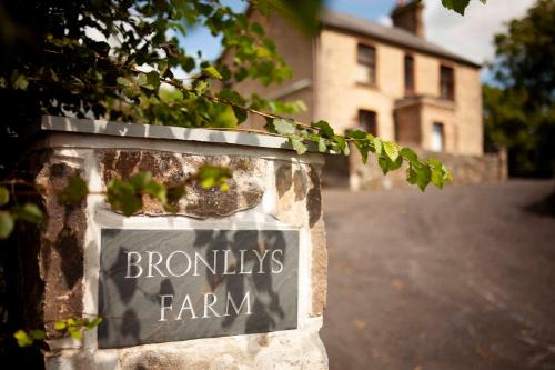 Llanelli Casa | Bronllys Farm Coastal Self-Catering