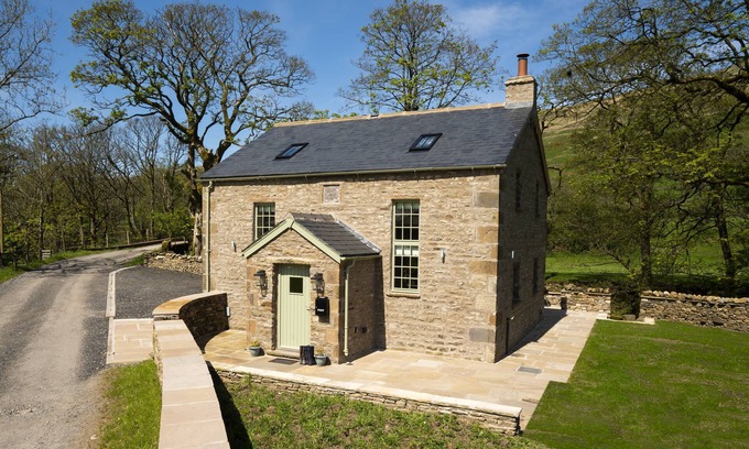 Sedbergh Cabaña | Brontë Cottage - 3 Bedroom Riverside Cottage. Sedbergh 4 Miles.