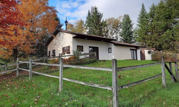 Morrisville Casa | Brook and Pine Retreat w/Sauna Near Stowe VT