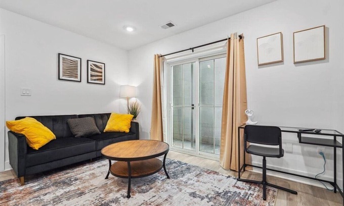 Brookland Cama Y Desayuno | Brookland Unit : Close to Coffee | Shops