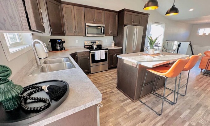 West Fargo Casa | Brooks Harbor Bi-Level