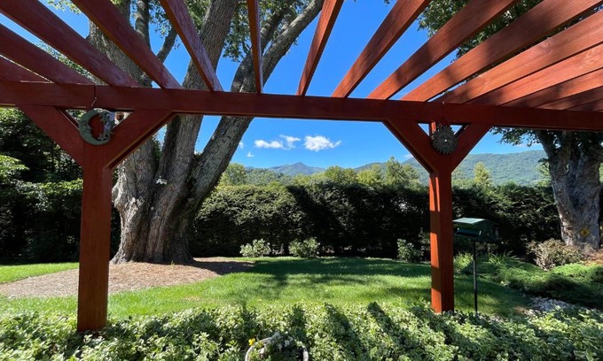 Waynesville Cama Y Desayuno | Brookside Mountain Mist Inn