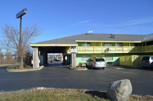 Brookville Hotel | Brookville Inn By OYO Near Dayton International Airport