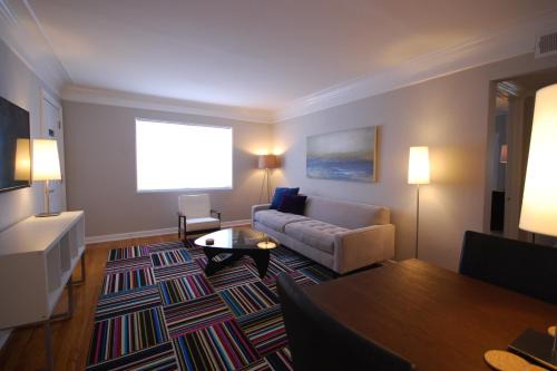Brookwood Apartamento | Brookwood Courtyard by BCA Furnished Apartments