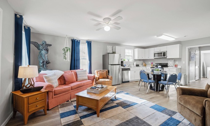 Covington Casa | Brothers bond 3bed 2bath, short walk to the square