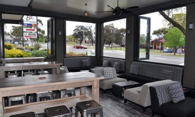 Bendigo Hotel | Brougham Arms Hotel