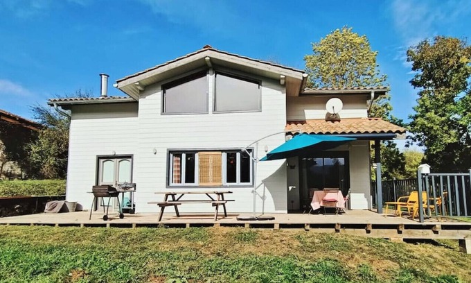 La Bastide-de-Serou Chalet De Esquí | Brouzenac · Superb modern chalet with 12 possible beds in the