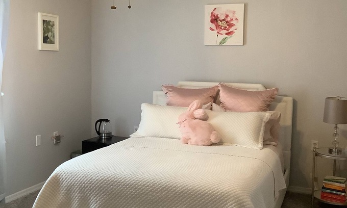 Palmetto Cama Y Desayuno | Brown Bunny BnB & Bakery Peaceful Palmetto Retreat Sunny Outdoor Living WiFi AC