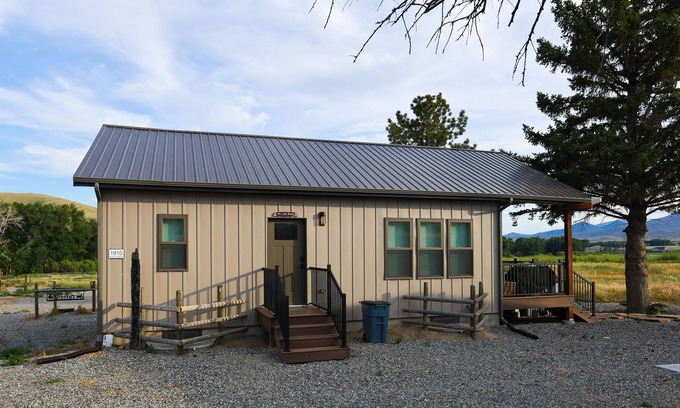 Glen Casa | Brown Hole River Property — Lure House