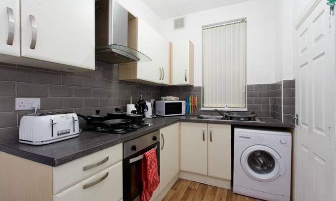 Harehills Casa | Brown House in Leeds