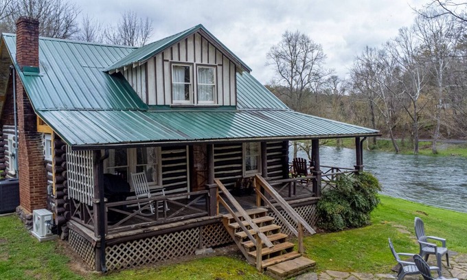 Bristol Cabina | Brown Trout Cabin, Perfect for Anglers w/700ft of S. Holston River Frontage