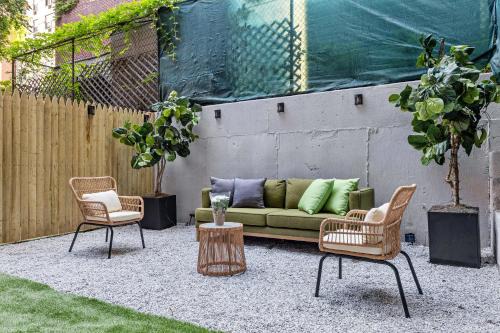 Harlem Apartamento | Brownstone 2 Bed with Private Backyard near Subway
