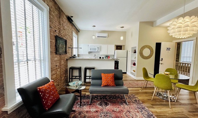 Bisbee Casa | Brownstone Loft Suite-Historic Building in the Heart of Historic Downtown Bisbee