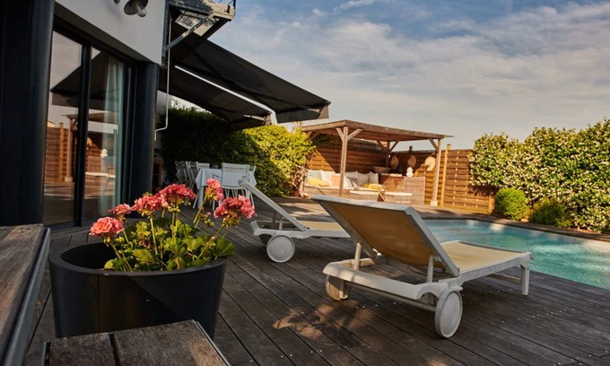Bordeaux-Lac Casa | Brujas, cerca de Burdeos: Gran casa con jardín y piscina