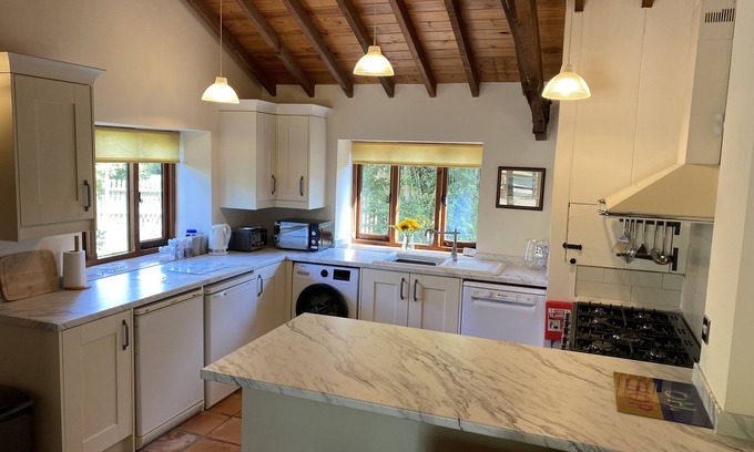 Woodbridge Cabaña | Brundish, Suffolk Barn, 2 Bed Idyllic 6 Acres