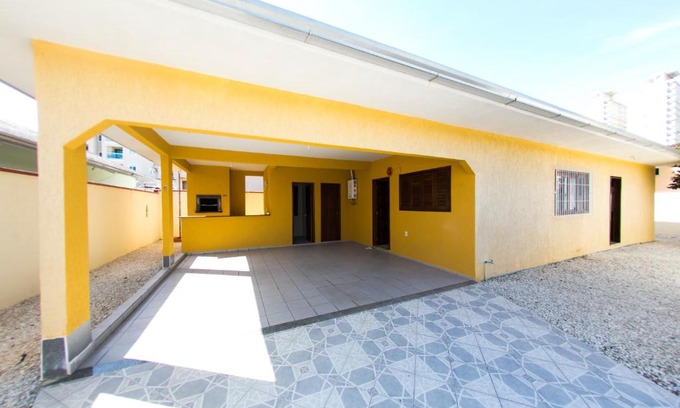 Castelo Branco Casa | BRUNO KLEMTZ RUA 274 CaSA COM PISCINA PRIVATIVA