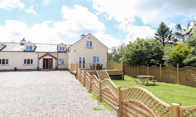 Denbigh Casa | Bryn Awel