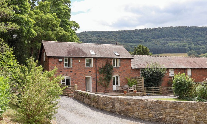 Trevor Cabaña | Establos Bryn Howell, LLANGOLLEN