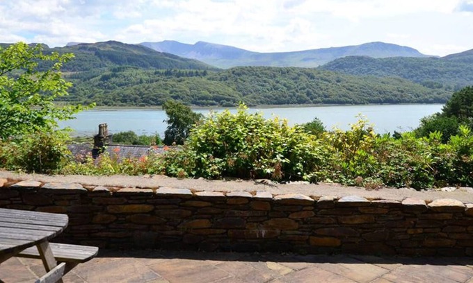 Bontddu Casa | Construida en la época victoriana, la casa en Bontddu tiene hermosas vistas hacia la carrera de Cadair Idris.