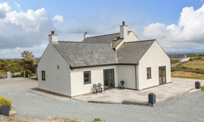 Holyhead Casa | Bryn Meilw