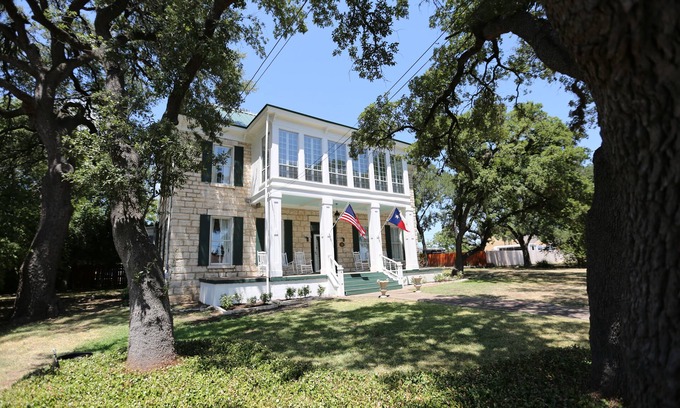Belton Cama Y Desayuno | Bryn Oaks Bed and Breakfast