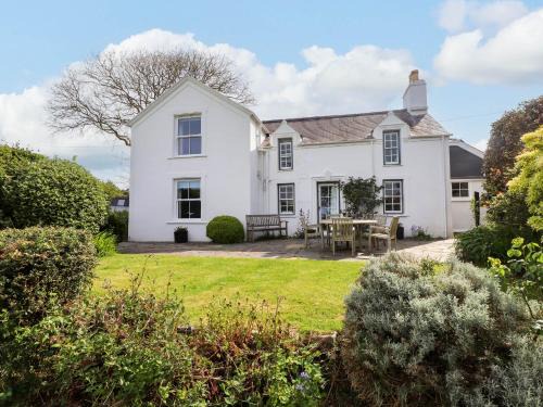 Edern Casa | Bryn Tirion