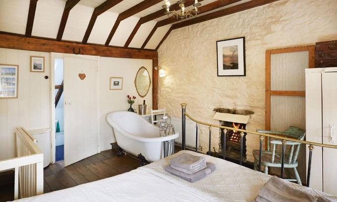 Blaencelyn Casa | Bryn-y-Gof