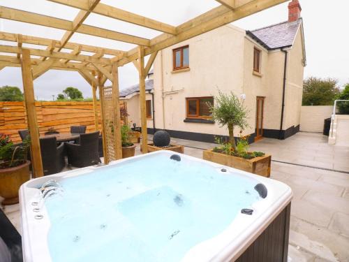 Llangynin Casa | Brynawel
