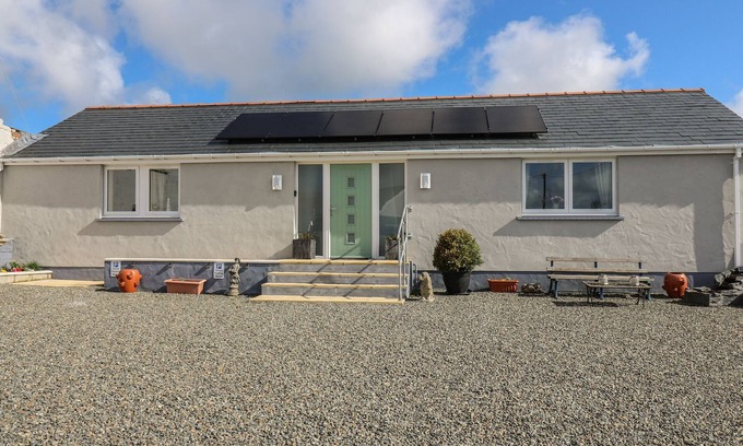 Llanfyrnach Cabaña | BRYNTEG COTTAGE, family friendly, with a garden in Crymych