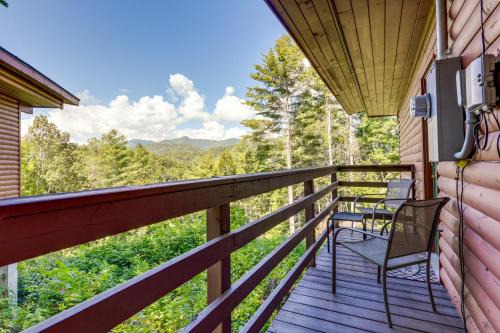 Bryson City Casa | Bryson City Cabin in Smoky Mtn with Resort Amenities