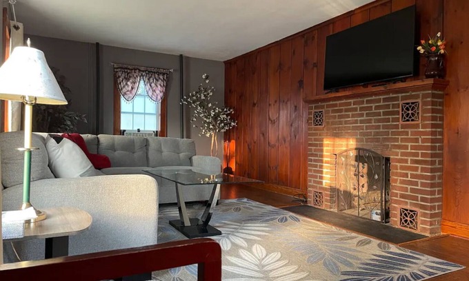 South Burlington Casa | BTV Charming 3-bedroom house