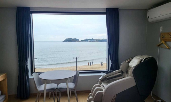 Chungmak-tong Hotel | Buan Chaeseokgang Beach Ville