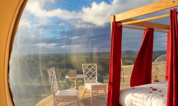 Llanos Costa Casa | Bubble Glamping in Puerto Rico / Sleep under the stars / Full bathroom inside