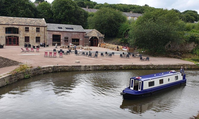 Burnley Apartamento | Buck - En-suite Room in Canalside Guesthouse