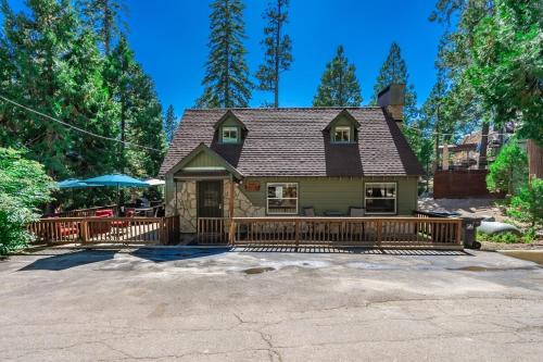 West Village Casa | Buckeye Bear's Den-ac-walking Distance To Town