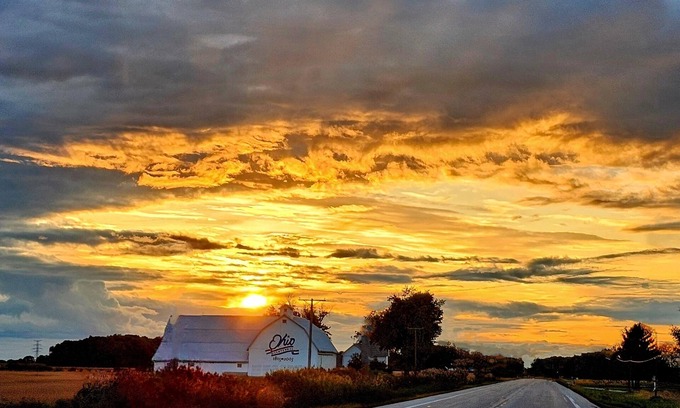 Port Clinton Casa | Buckeye Bungalow 2 Park-Beach-Bonfires-Bikes. Near everything & dog friendly